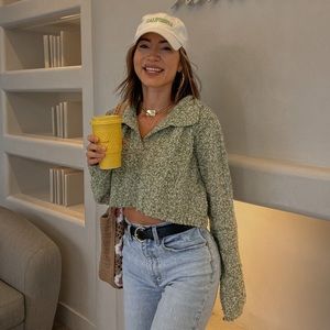 Green/white cropped sweater with collar